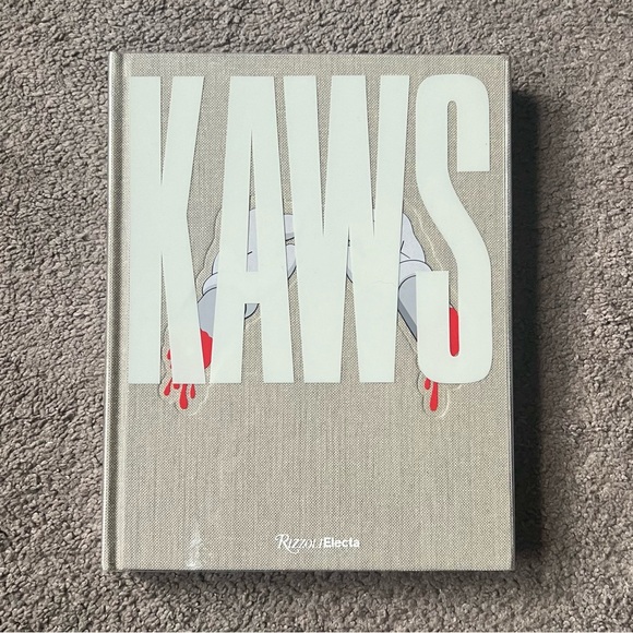 KAWS Rizzoli book - Picture 1 of 3